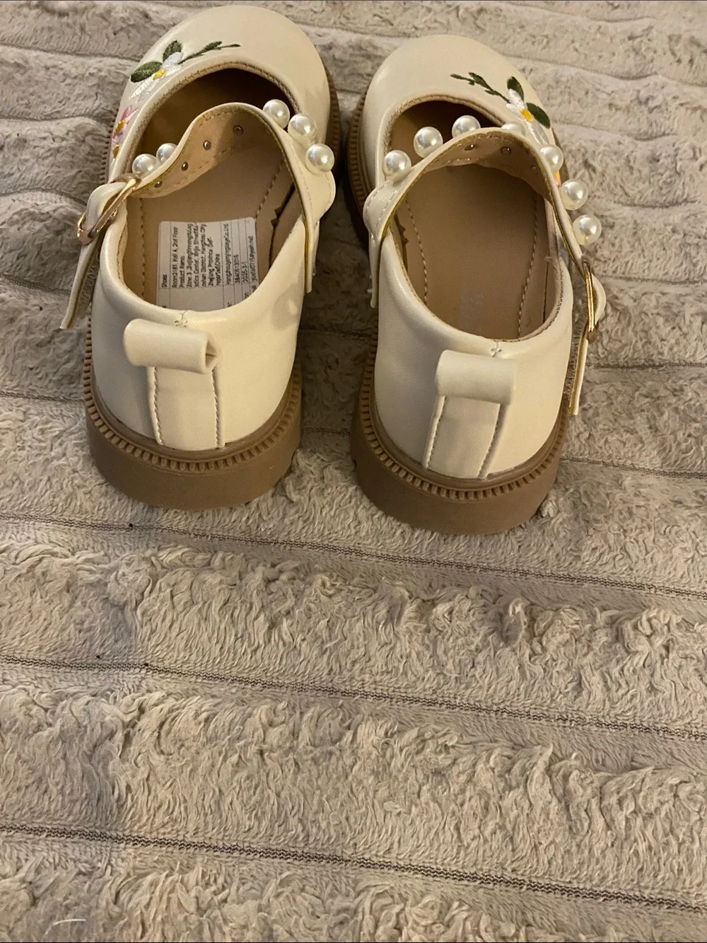 NWOT, Girls Pearl Strap Floral Mary Janes - Cream